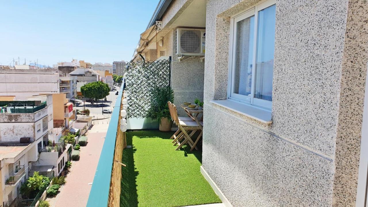 Universidad Del Mar - Alquiler Solo Familias Gandia Exterior photo